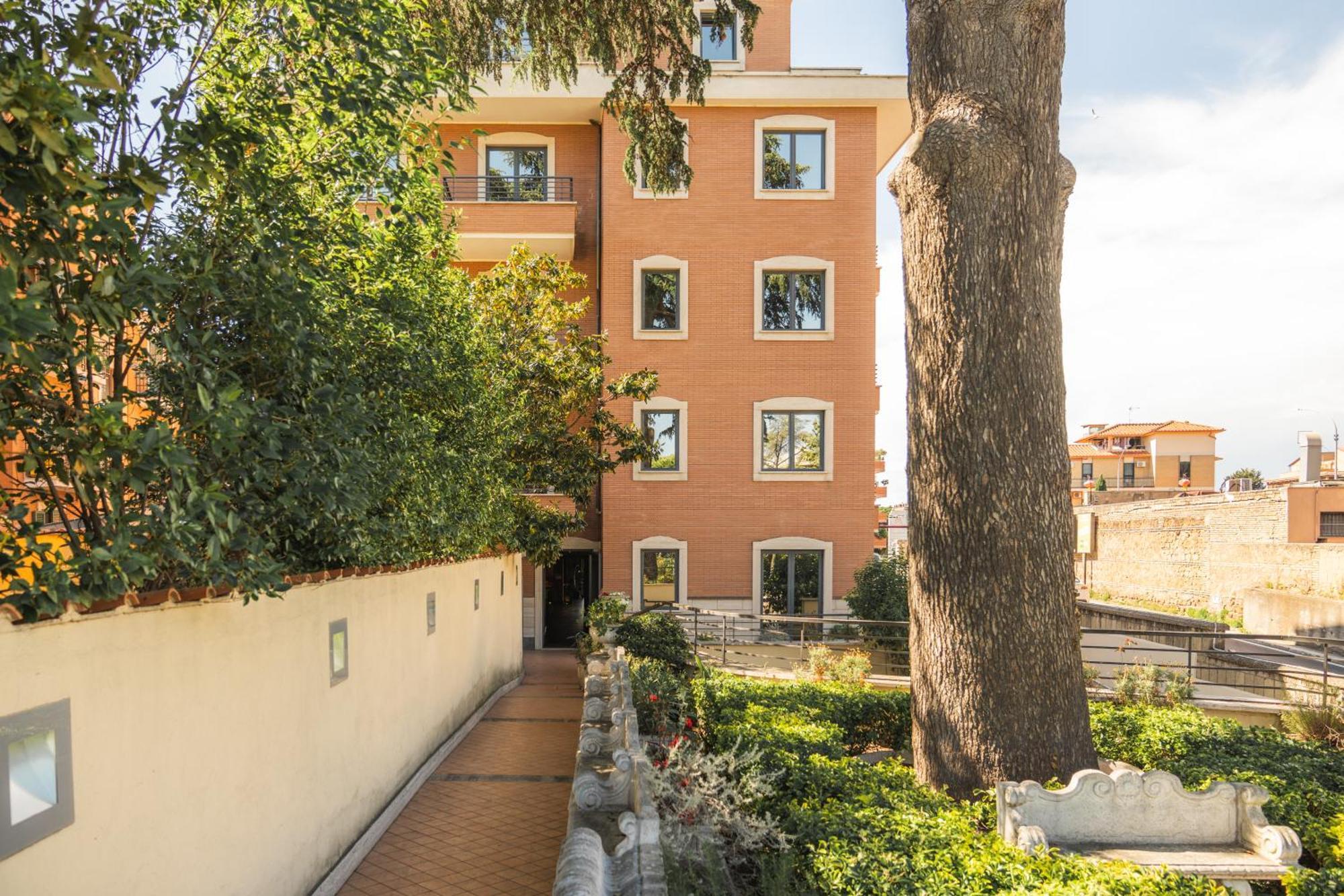 Garner Aurelia By Ihg 4*